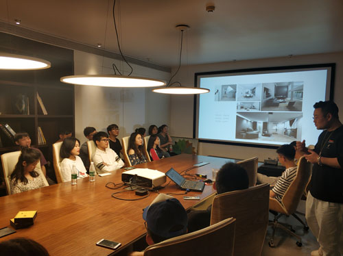 5在马蹄莲座谈.jpg 5在马蹄莲座谈.jpg