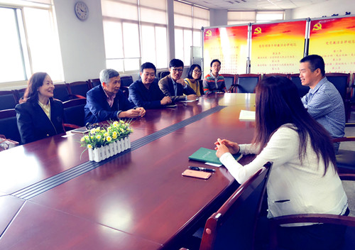 双方在会议室进行交流_副本.jpg
