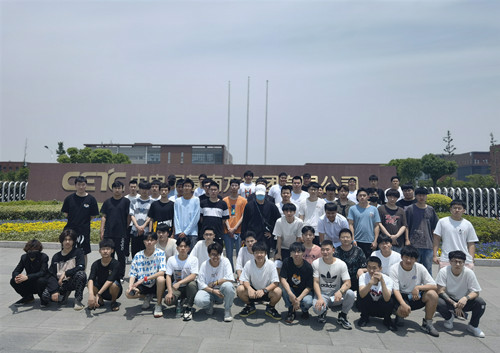 中电五十五所合影_副本.jpg