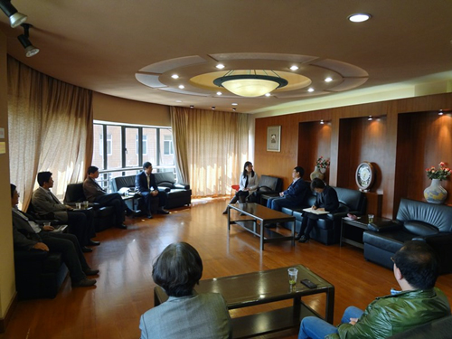 春满四合院
领导与上海民航职业技术学院领导交流座谈.jpg